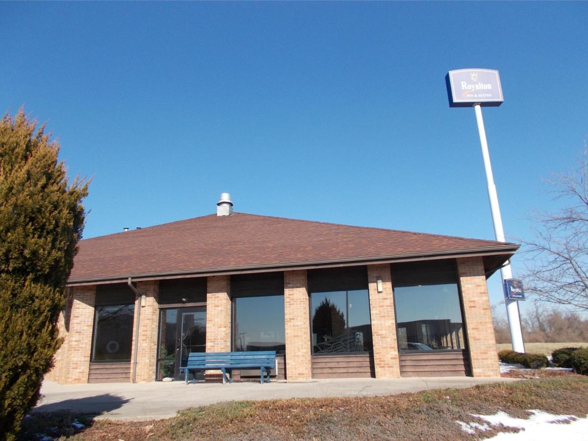 Royalton Inn And Suites, Wilmington,Ohio Εξωτερικό φωτογραφία