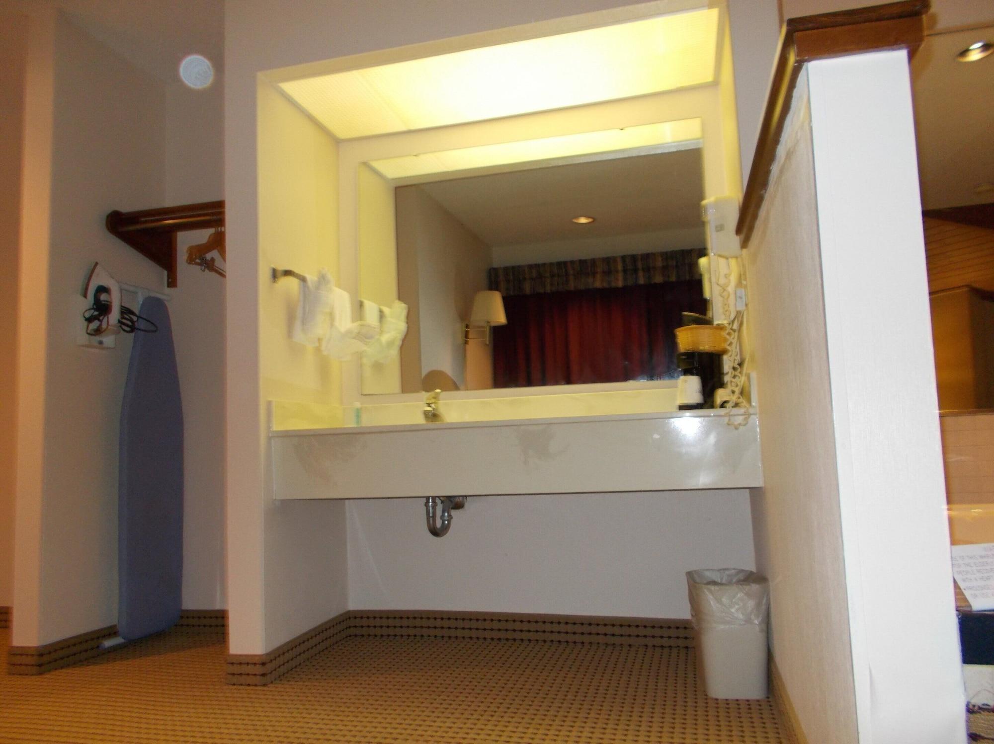 Royalton Inn And Suites, Wilmington,Ohio Εξωτερικό φωτογραφία